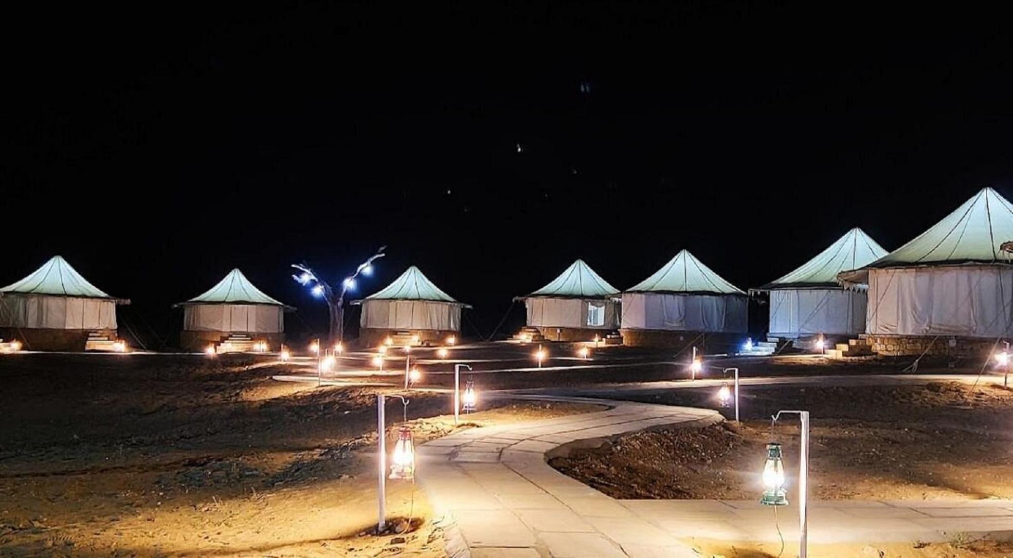 Hotel The Surya 斋沙默尔 外观 照片